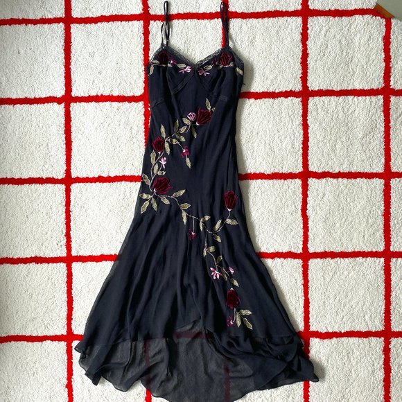 Sue Wong Dresses & Skirts - SUE WONG 100% Silk Embroidered Floral Flowy Dress